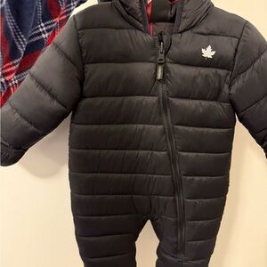 Black Puffer Snowsuit with Maple Leaf Logo 3-6 months size reversible